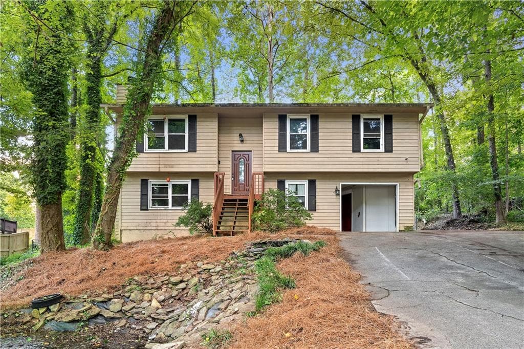 4 bedroom, 2 bathroom, 2,114 sq ft single family residence sold at 571 Tate Creek Court, Acworth, GA 30102