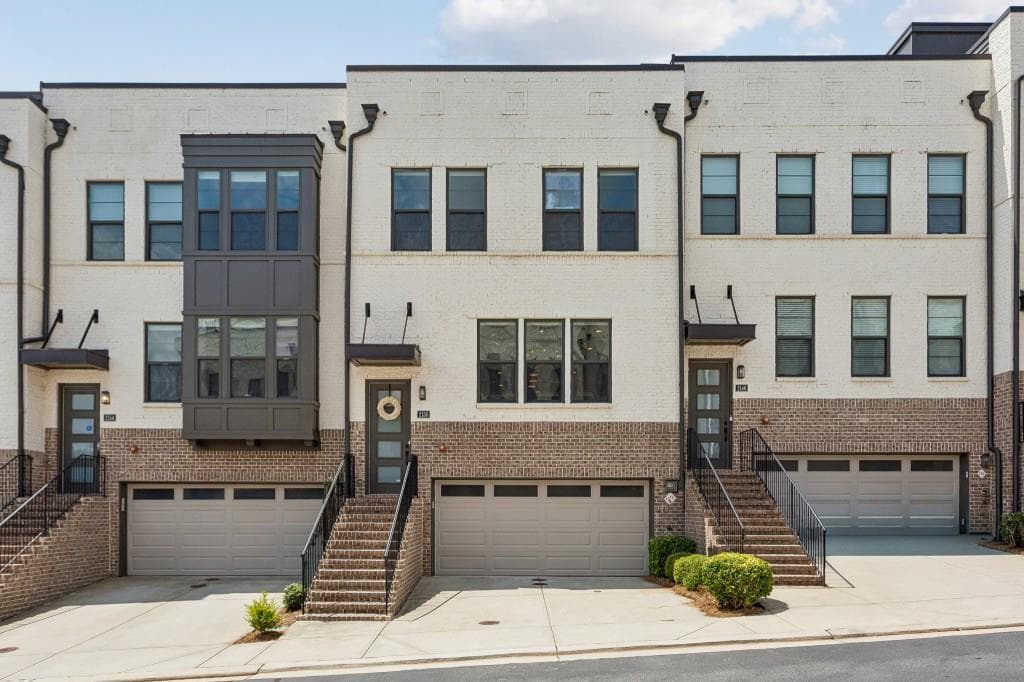 4 bedroom, 5 bathroom, 3,100 sq ft townhouse for sale at 2150 Hinton Drive, Smyrna, GA 30080