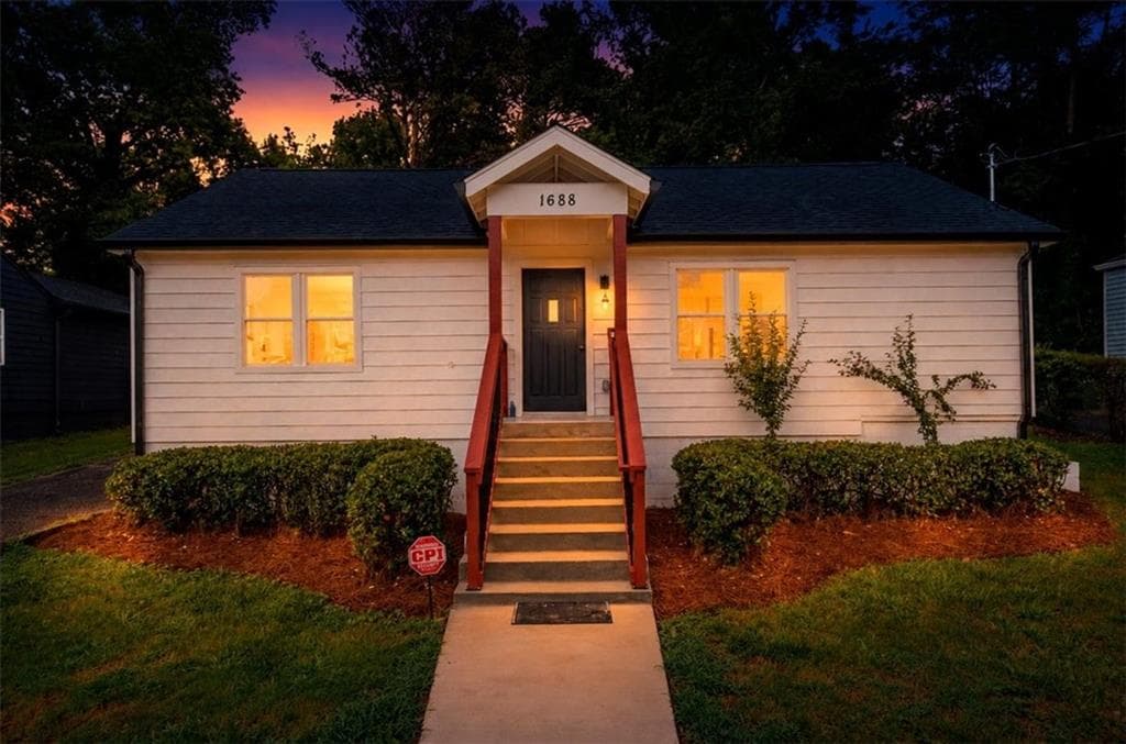 3 bedroom, 3 bathroom, 1,488 sq ft single family residence for sale at 1688 Hadlock Street, Atlanta, GA 30311