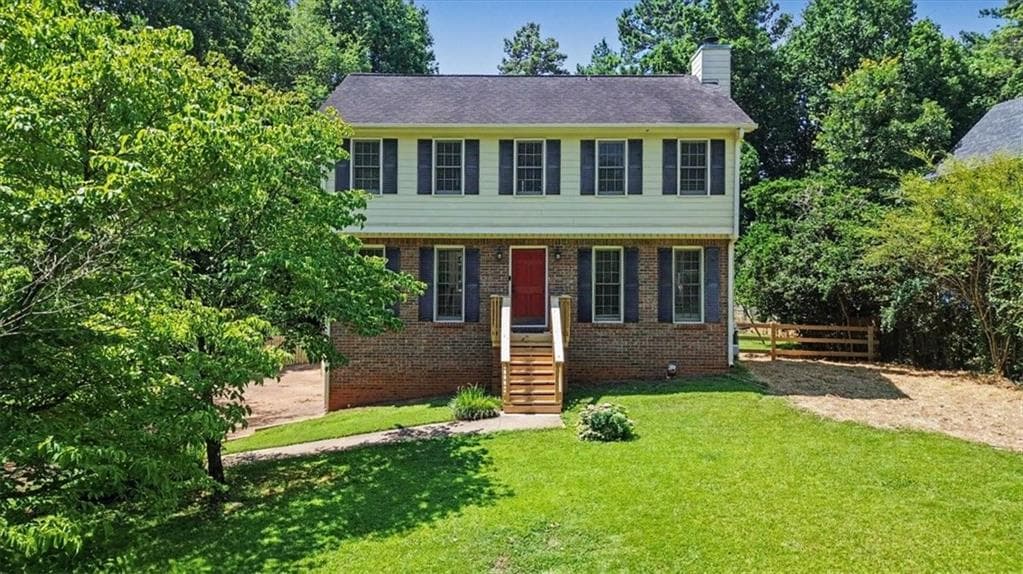 3 bedroom, 3 bathroom, 2,066 sq ft single family residence for sale at 4111 Falcon Shores Court, Acworth, GA 30101