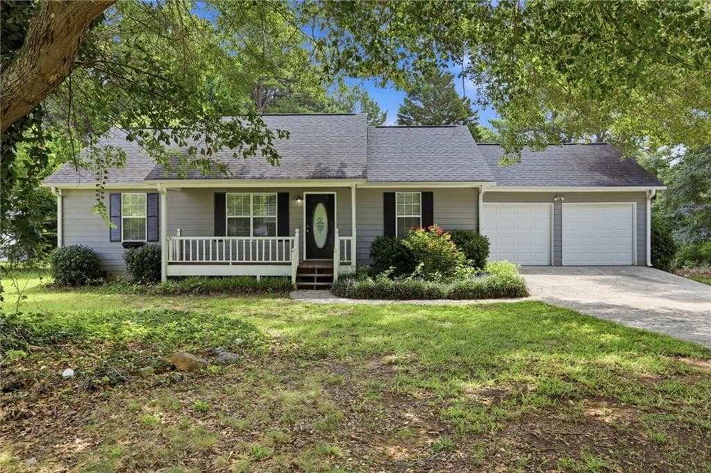 3 bedroom, 2 bathroom, 1,118 sq ft single family residence sold at 178 Peach Forest Place, Douglasville, GA 30134