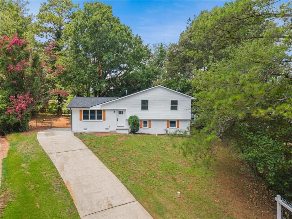 5 bedroom, 3 bathroom, 2,200 sq ft single family residence sold at 8081 Picadilly Court, Jonesboro, GA 30238