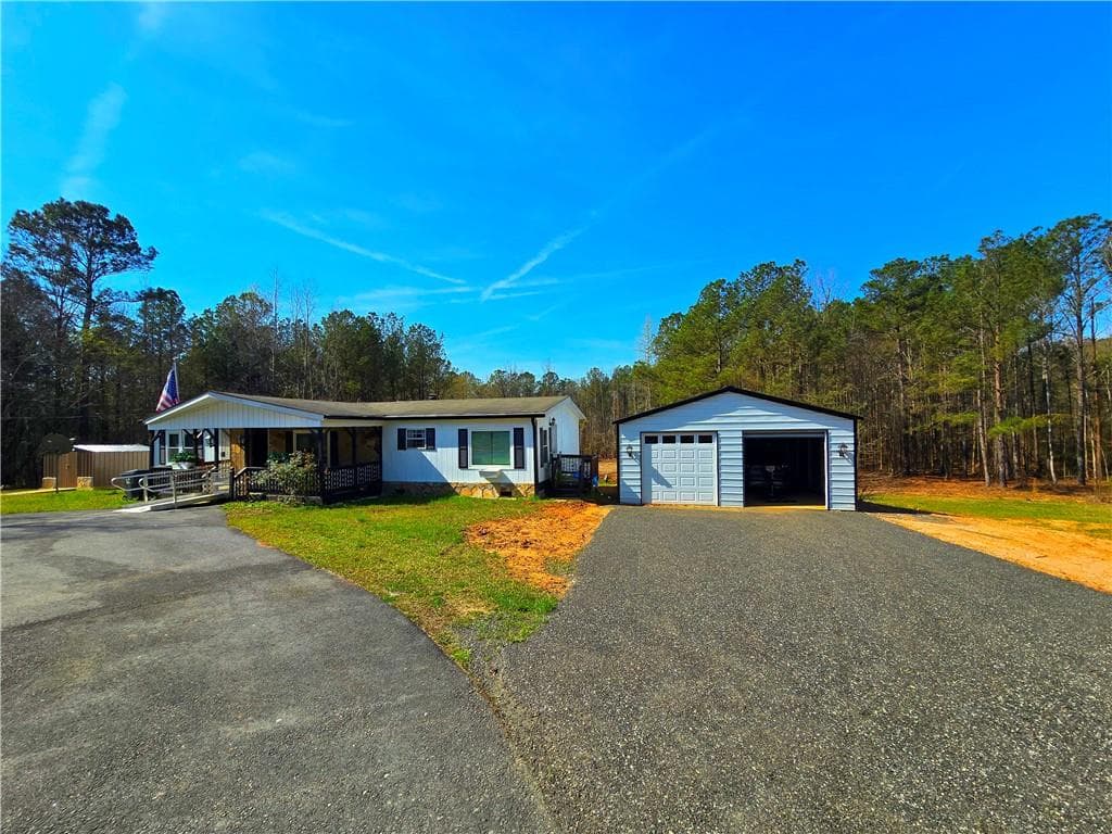 3 bedroom, 2 bathroom, 1,404 sq ft single family residence for sale at 2001 Rocky Creek Road, Mansfield, GA 30055