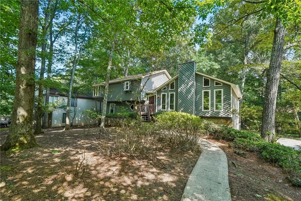 4 bedroom, 3 bathroom, 2,579 sq ft single family residence under contract at 4927 Dillards Mill Way, Duluth, GA 30096