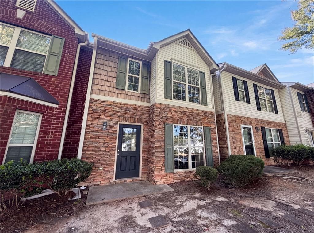 3 bedroom, 3 bathroom, 1,552 sq ft townhouse under contract at 7202 Gotland Street, Union City, GA 30291