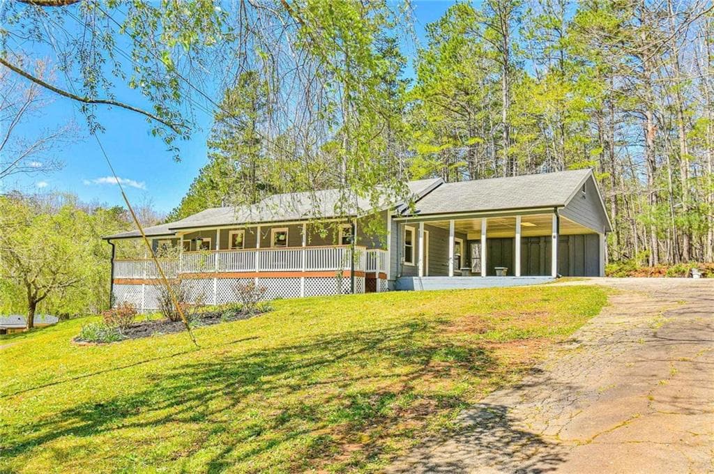 3 bedroom, 2 bathroom, 1,680 sq ft single family residence for sale at 1163 Kinney Mill Road, Mount Airy, GA 30563