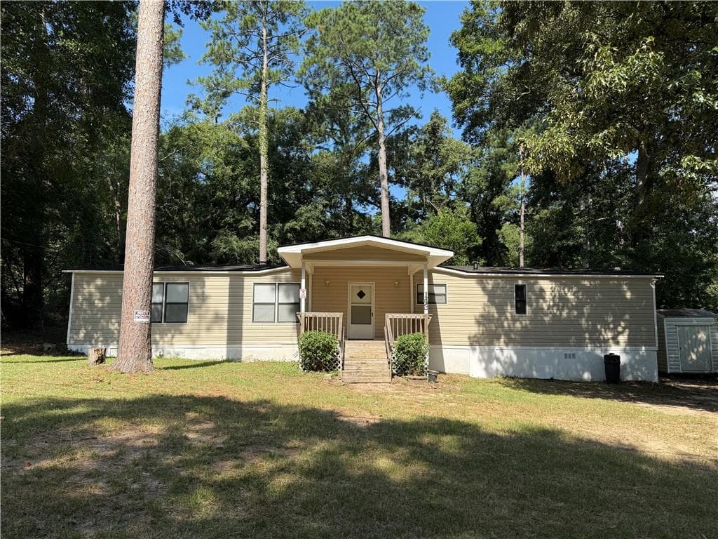 3 bedroom, 2 bathroom, 1,782 sq ft single family residence under contract at 143 Whitley Drive, Warner Robins, GA 31093