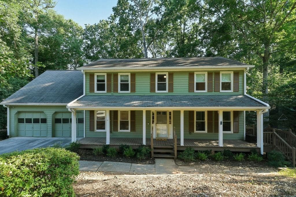 4 bedroom, 3 bathroom, 2,462 sq ft single family residence under contract at 3879 Winners Court, Marietta, GA 30062