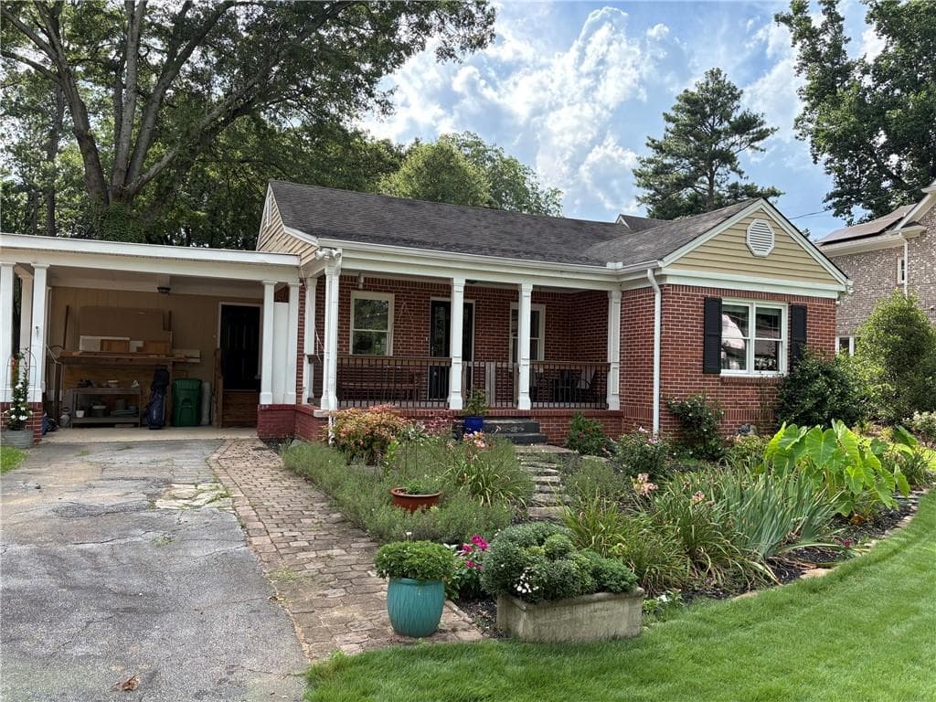 2 bedroom, 1 bathroom, 1,092 sq ft single family residence sold at 1232 Kingsley Circle, Atlanta, GA 30324