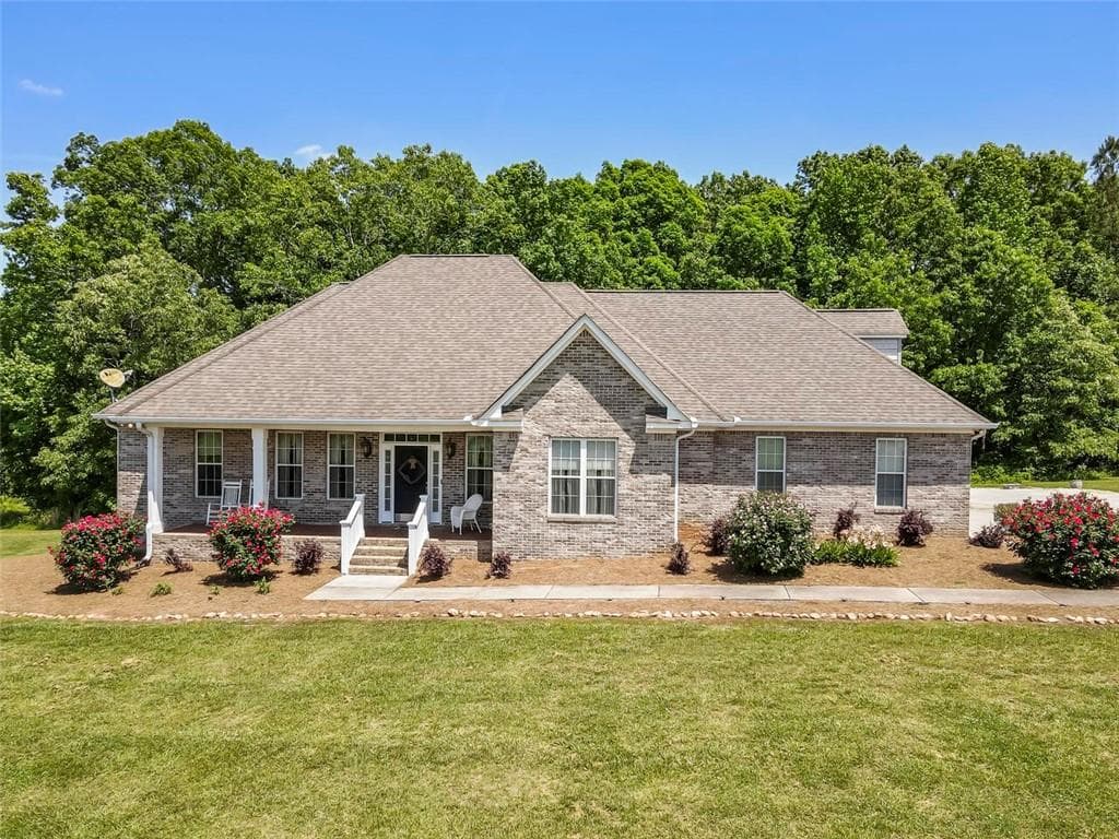 3 bedroom, 4 bathroom, 3,343 sq ft single family residence for sale at 565 N Hulett Road, Villa Rica, GA 30180