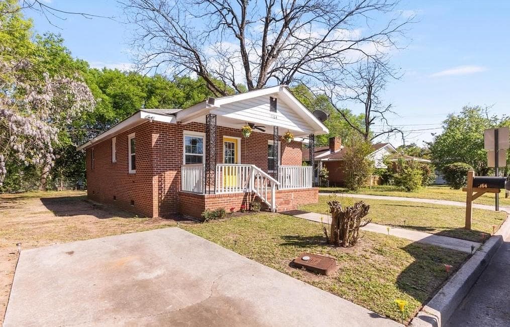 3 bedroom, 1 bathroom, 1,026 sq ft single family residence sold at 2164 Monroe Avenue, Macon, GA 31204