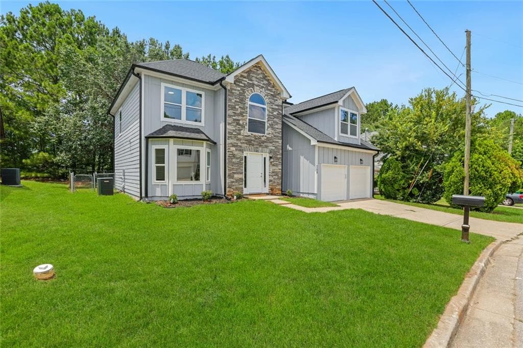 4 bedroom, 4 bathroom, 3,200 sq ft single family residence for sale at 759 Mountain Ridge Way, Lithonia, GA 30058