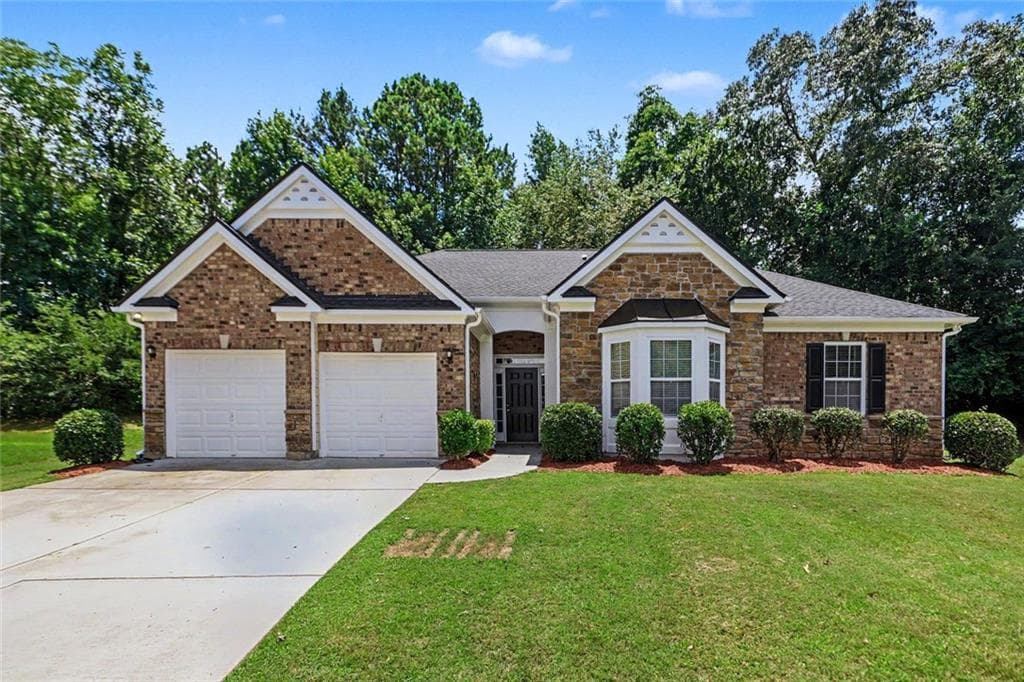 3 bedroom, 2 bathroom, 3,036 sq ft single family residence under contract at 425 Tell Circle, Atlanta, GA 30331