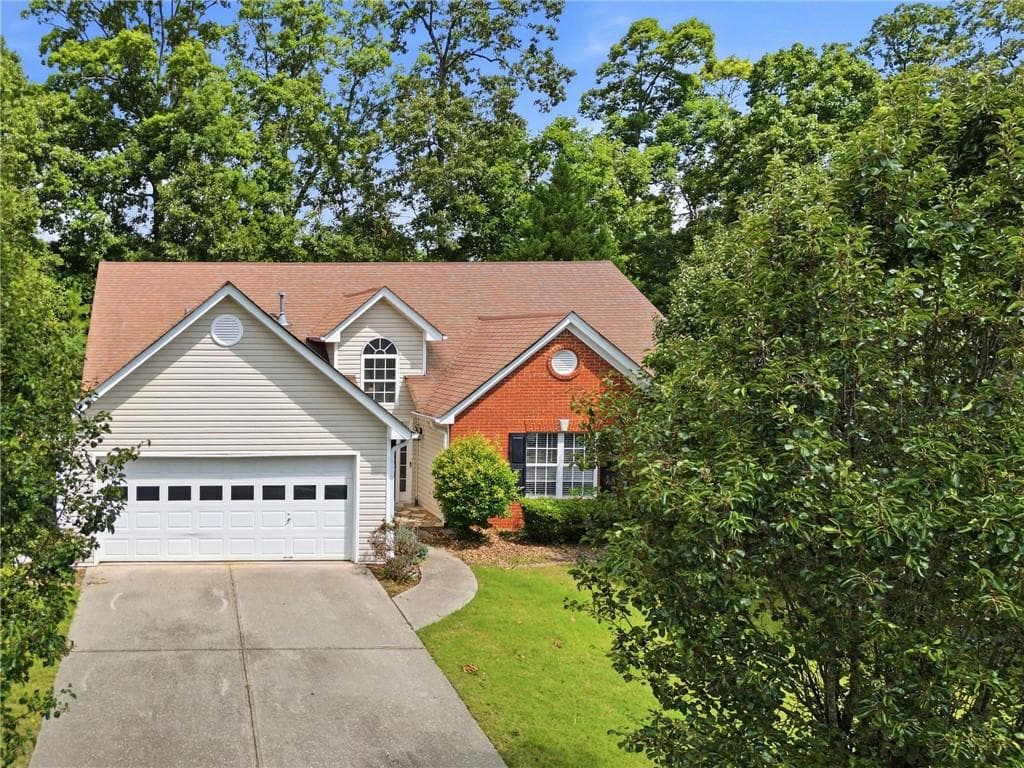 3 bedroom, 2 bathroom, 1,907 sq ft single family residence under contract at 1565 Heatherton Road, Dacula, GA 30019