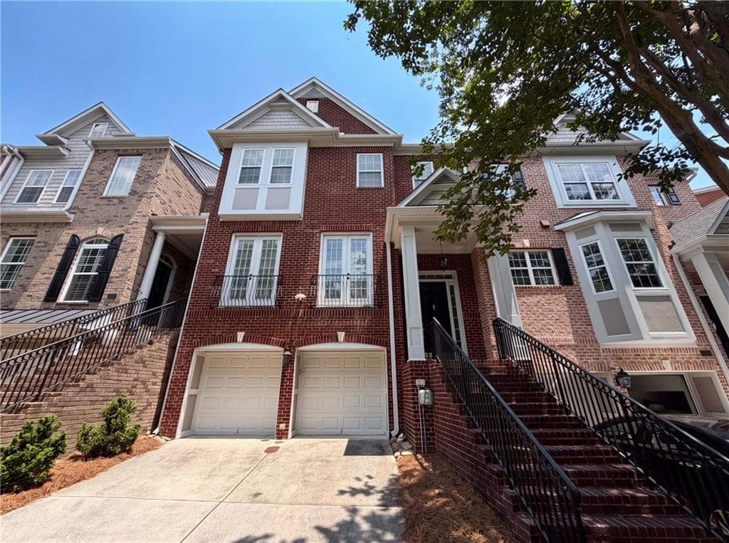 4 bedroom, 4 bathroom, 2,675 sq ft condominium for sale at 1659 Woodwalk Stream 6, Atlanta, GA 30339