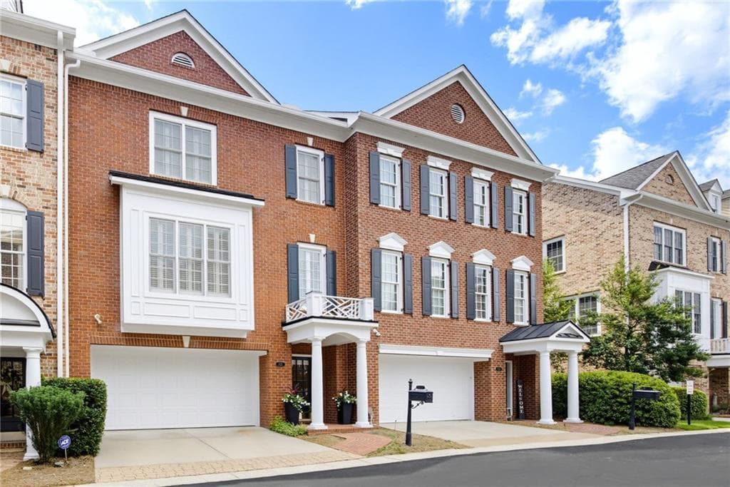 4 bedroom, 5 bathroom, 3,886 sq ft condominium under contract at 2321 English Ivy Court 22, Atlanta, GA 30339