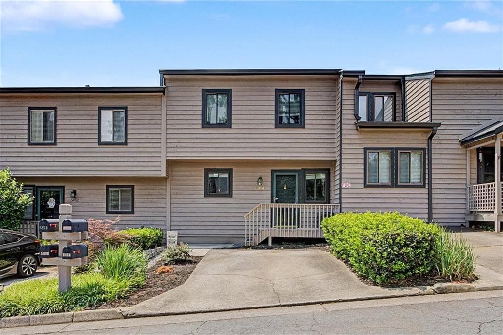 2 bedroom, 3 bathroom, 1,480 sq ft townhouse sold at 5054 Gardenia Circle, Marietta, GA 30068