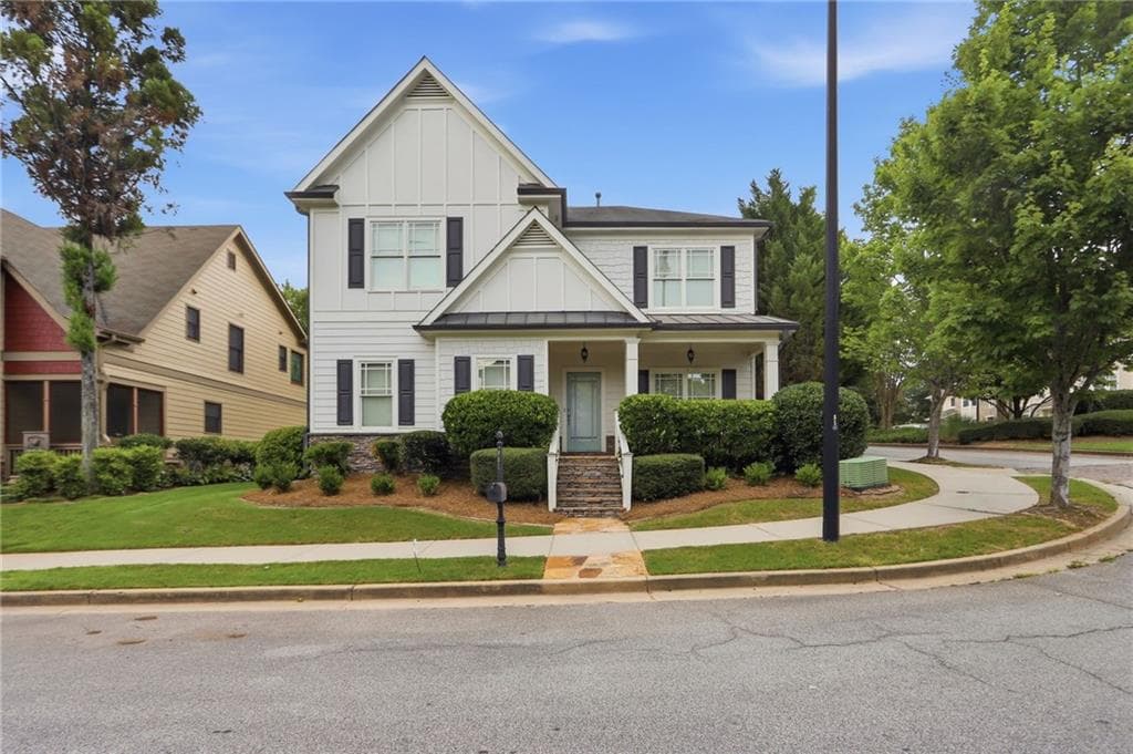 4 bedroom, 3 bathroom, 2,513 sq ft single family residence sold at 970 Samples Lane, Atlanta, GA 30318