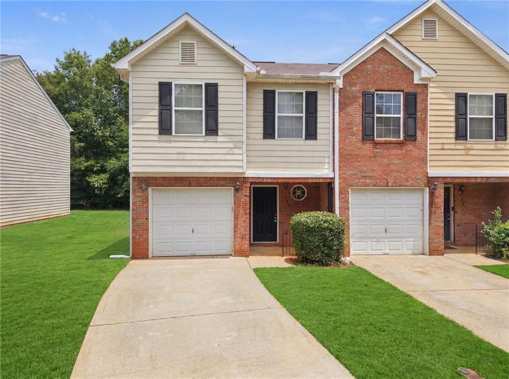 3 bedroom, 3 bathroom, 1,590 sq ft townhouse under contract at 605 Magnolia Gardens Walk, Mcdonough, GA 30253