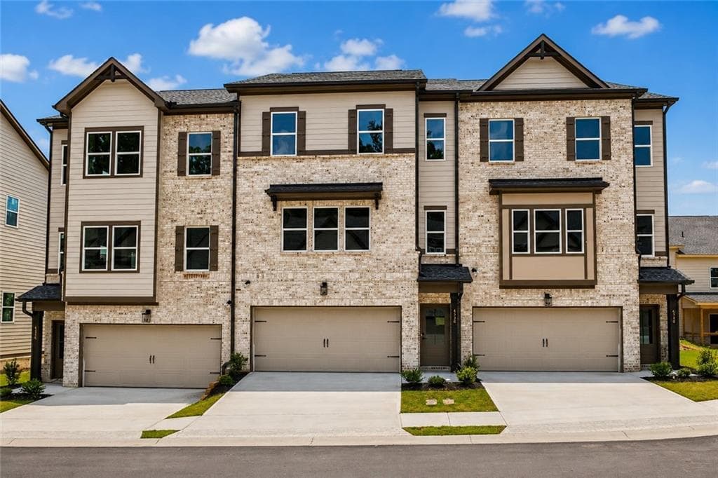 4 bedroom, 4 bathroom, 2,643 sq ft townhouse sold at 4236 Fern River Trail 15, Norcross, GA 30093