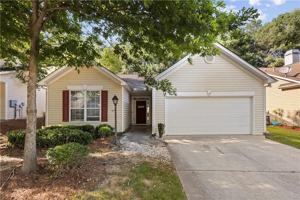 3 bedroom, 2 bathroom, 2,055 sq ft single family residence sold at 385 Avian Forest Drive, Stockbridge, GA 30281