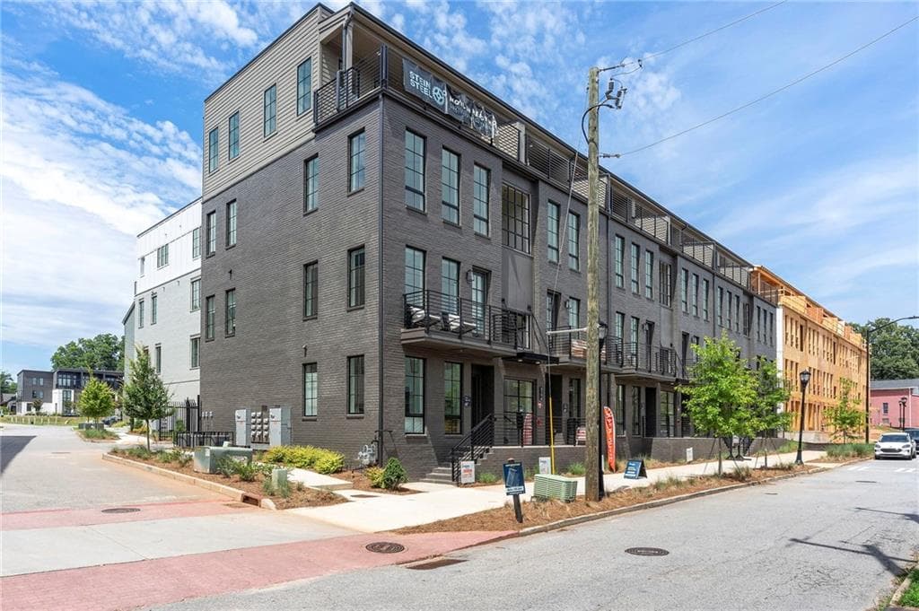 2 bedroom, 2 bathroom, 1,025 sq ft condominium sold at 921 Hughley Circle SE 69, Atlanta, GA 30316