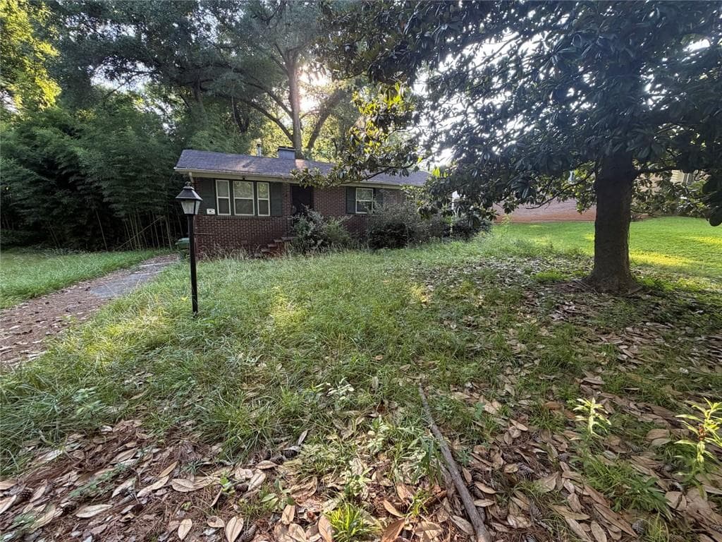 3 bedroom, 1 bathroom, 1,000 sq ft single family residence under contract at 650 Fairburn Road, Atlanta, GA 30331