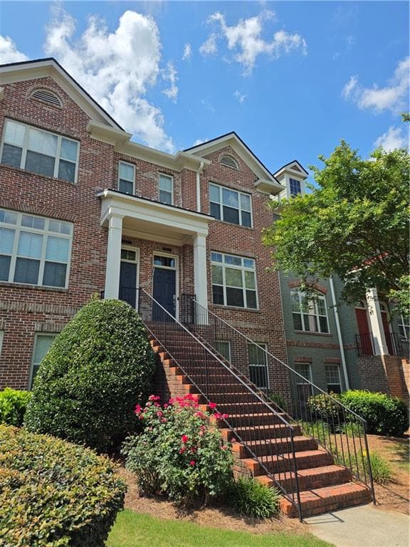 3 bedroom, 4 bathroom, 1,998 sq ft townhouse under contract at 4847 Carre Way, Alpharetta, GA 30022