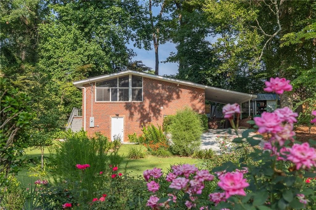 2988 Vine Circle, Decatur, GA 30033 — most recent listing photo