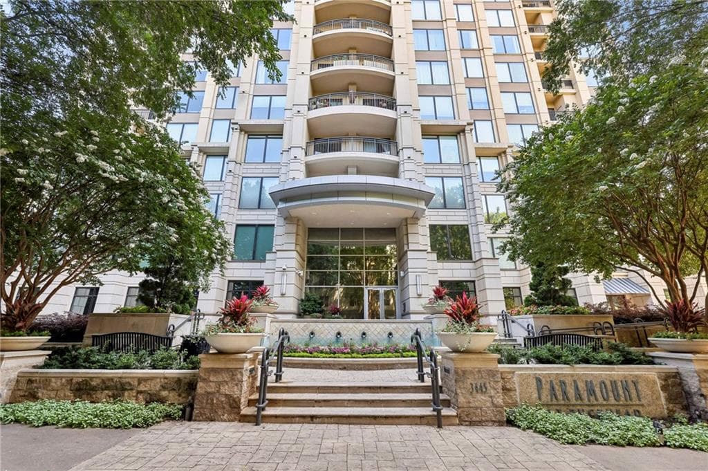 2 bedroom, 2 bathroom, 1,764 sq ft condominium for sale at 3445 Stratford Road 3105, Atlanta, GA 30326