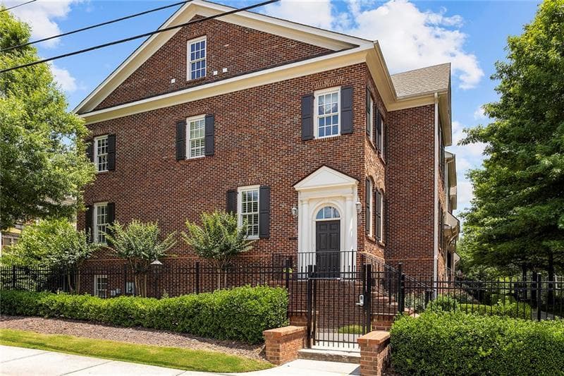 4 bedroom, 5 bathroom, 3,987 sq ft townhouse for rent at 3585 Roxboro Road 6, Atlanta, GA 30326 for $6,500 a month