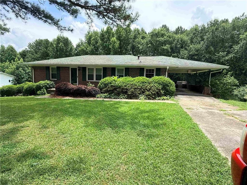 3 bedroom, 2 bathroom, 1,392 sq ft single family residence for sale at 59 James Street, Tallapoosa, GA 30176