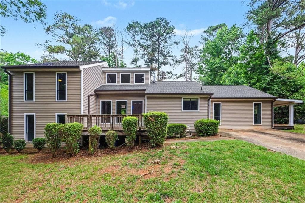 3 bedroom, 2 bathroom, 2,209 sq ft single family residence under contract at 6742 Oakland Drive, Douglasville, GA 30135