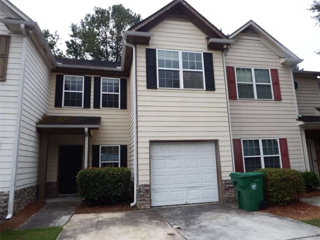 3 bedroom, 3 bathroom, 2,816 sq ft townhouse under contract at 1540 Rogers Preserve Road, Lithonia, GA 30058