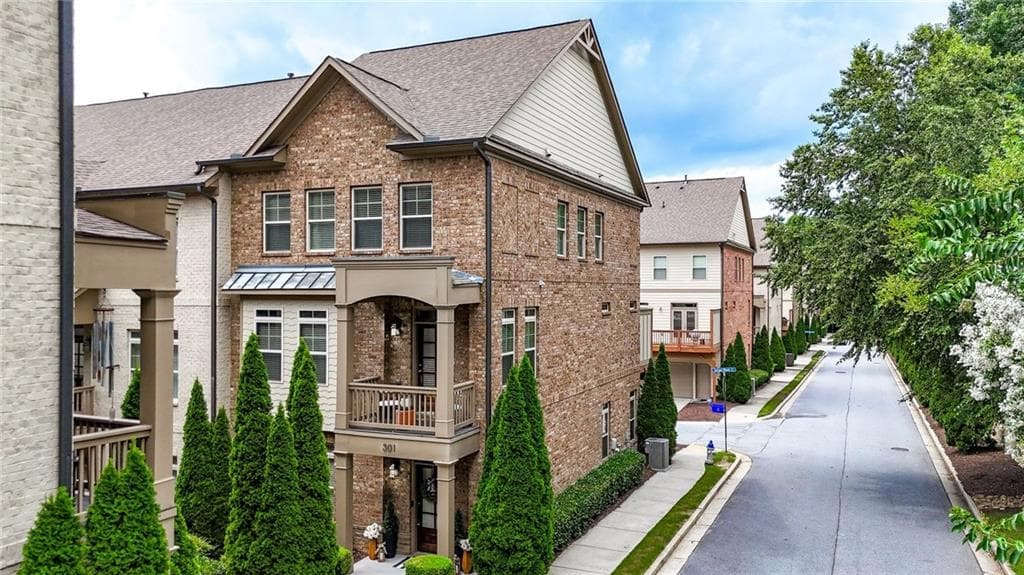 4 bedroom, 4 bathroom, 2,518 sq ft townhouse sold at 301 Garland Woods Court, Smyrna, GA 30080