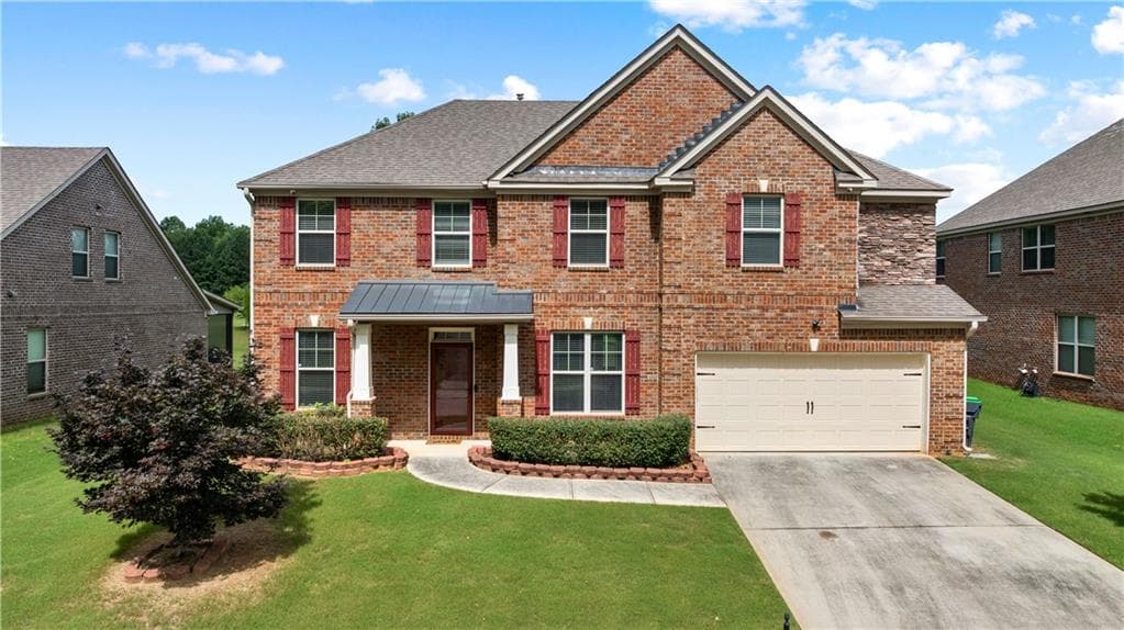 5 bedroom, 3 bathroom, 3,195 sq ft single family residence for sale at 3256 Alhambra Circle, Hampton, GA 30228
