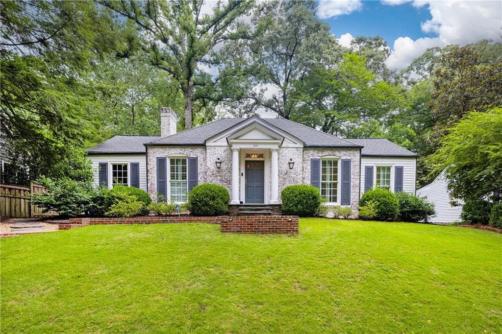 3 bedroom, 3 bathroom, 2,100 sq ft single family residence sold at 531 Spring Valley Road, Atlanta, GA 30318