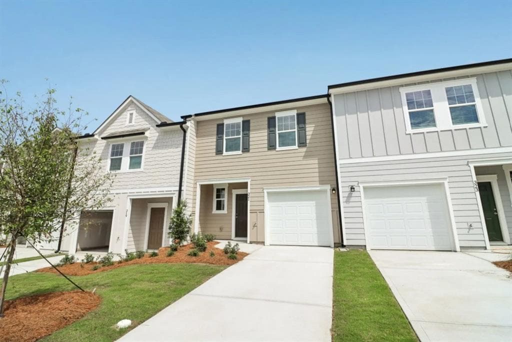 3 bedroom, 3 bathroom, 1,421 sq ft townhouse under contract at 3038 Acacia Circle, Douglasville, GA 30135