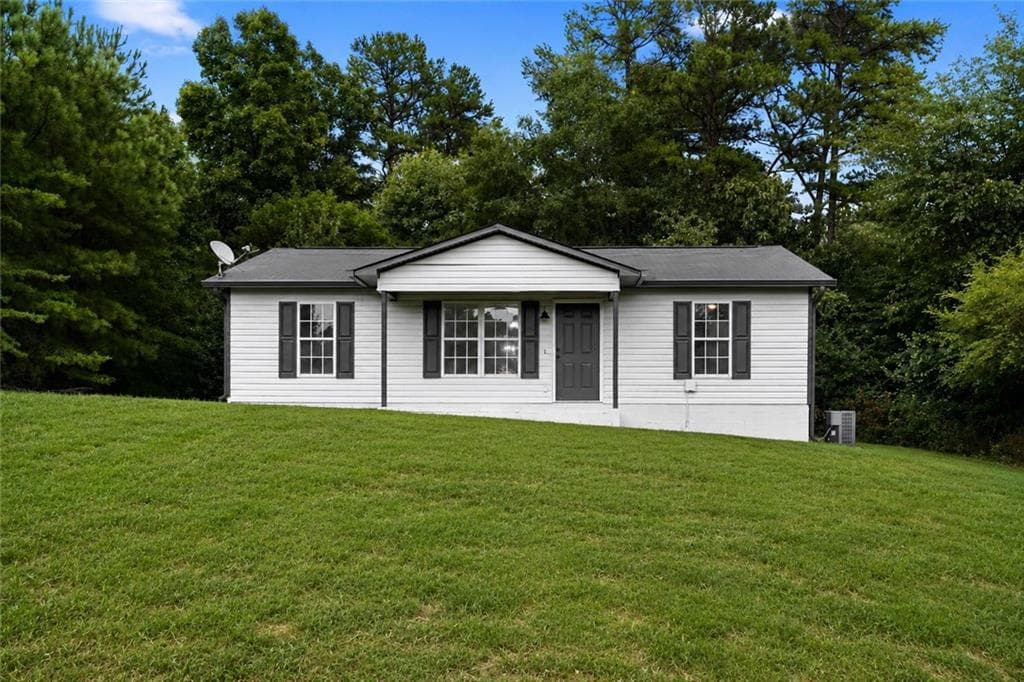 3 bedroom, 2 bathroom, 1,014 sq ft single family residence for sale at 332 Lavista Drive, Calhoun, GA 30701
