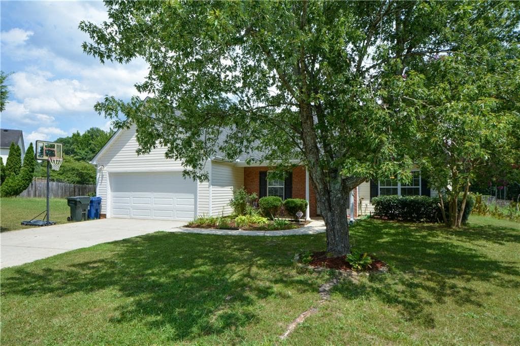 3 bedroom, 2 bathroom, 1,732 sq ft single family residence for sale at 1320 Webb Farm Lane, Loganville, GA 30052