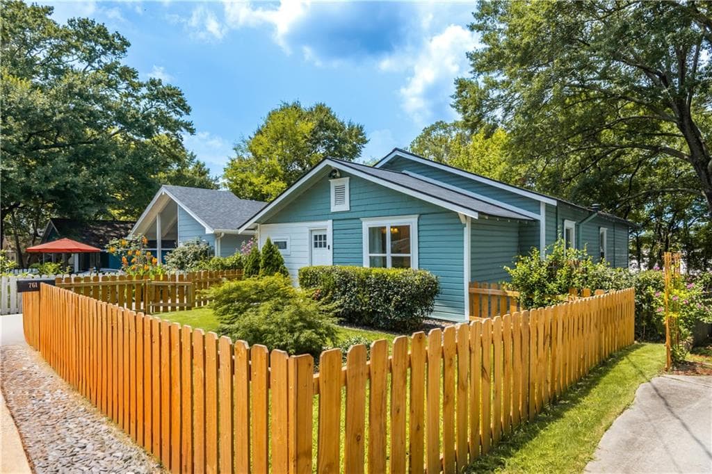 3 bedroom, 2 bathroom, 1,410 sq ft single family residence sold at 761 Bellemeade Avenue, Atlanta, GA 30318