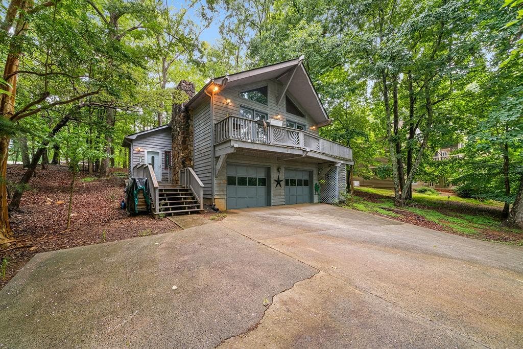 2 bedroom, 3 bathroom, 2,066 sq ft single family residence sold at 166 Lake View Trace, Jasper, GA 30143