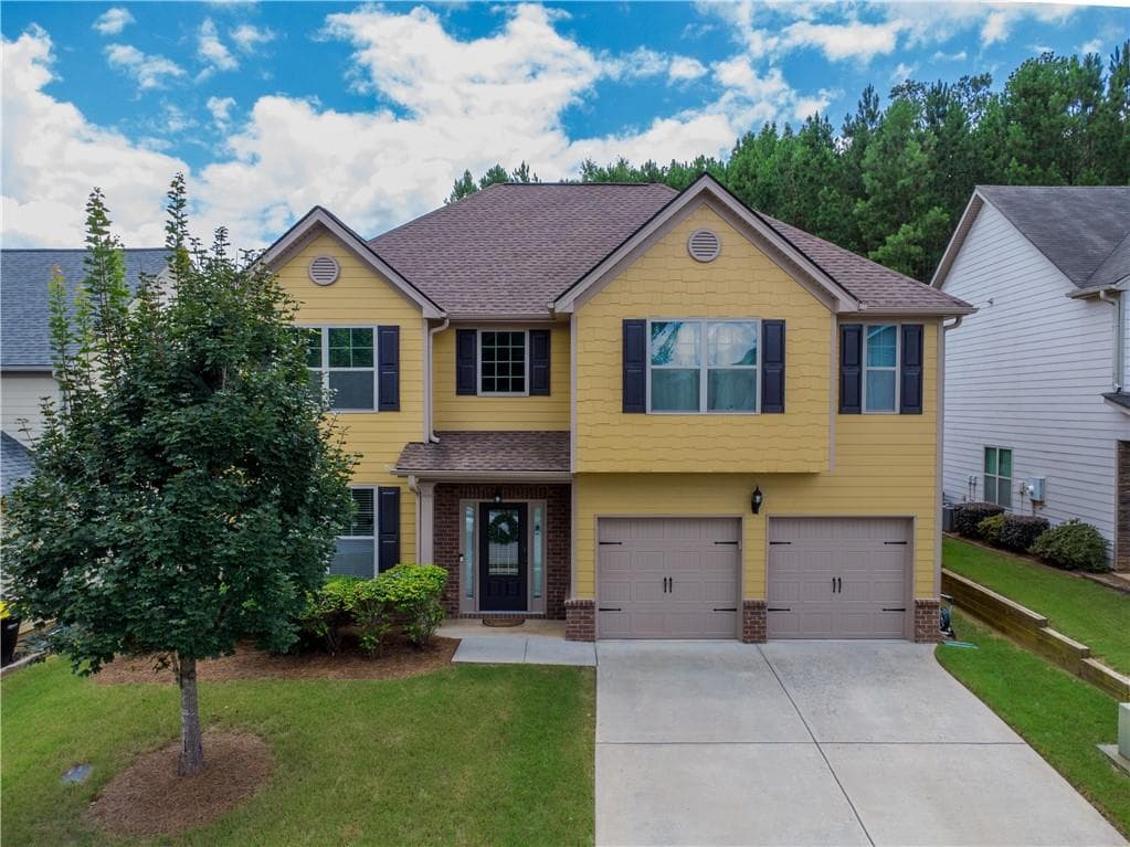 4 bedroom, 4 bathroom, 2,388 sq ft single family residence for sale at 47 Maple Hill Drive, Newnan, GA 30265