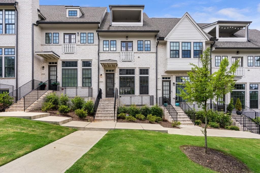 3 bedroom, 5 bathroom, 2,776 sq ft townhouse sold at 6767 Prelude Drive, Sandy Springs, GA 30328