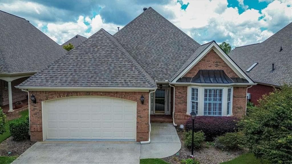 3 bedroom, 2 bathroom, 2,431 sq ft single family residence for sale at 1910 Woodberry Run Drive, Snellville, GA 30078