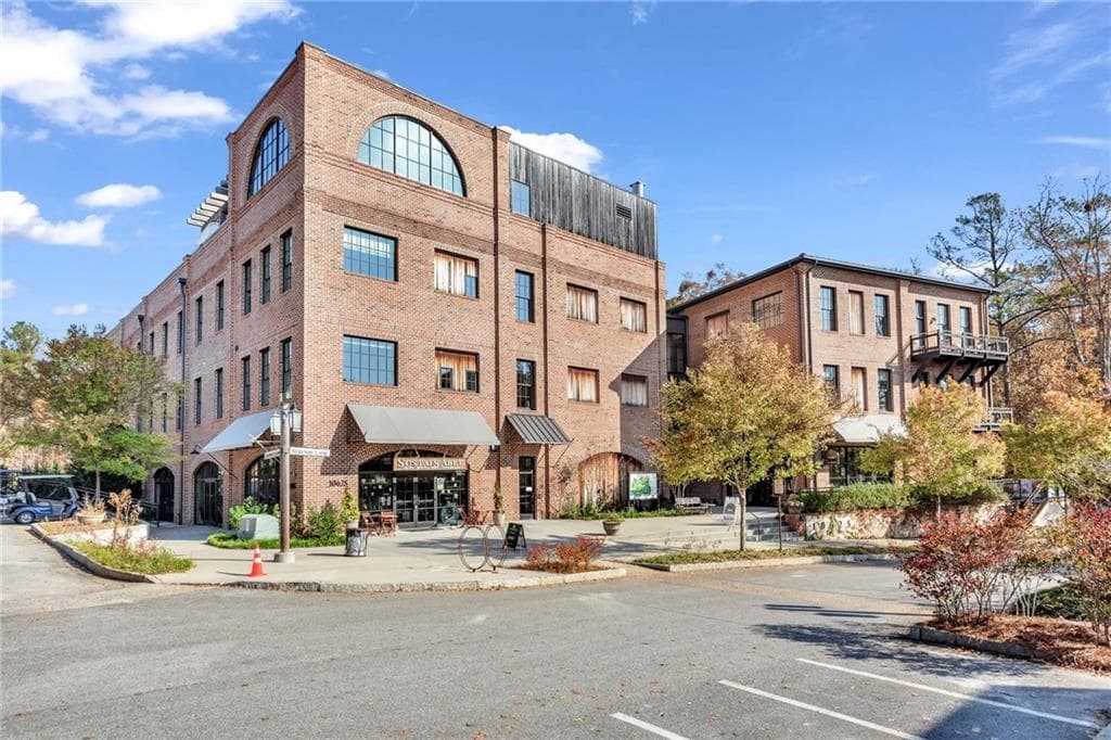 1 bedroom, 1 bathroom, 892 sq ft condominium for sale at 10625 Serenbe Lane 206, Chattahoochee Hills, GA 30268