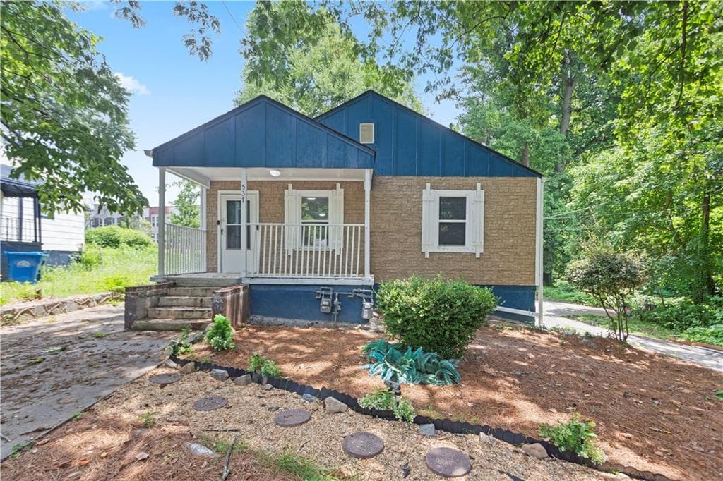 duplex for sale at 537 W Lake Avenue, Atlanta, GA 30318