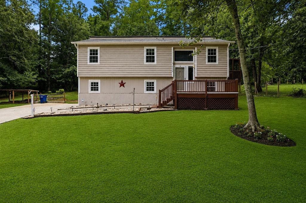 3 bedroom, 2 bathroom, 1,573 sq ft single family residence sold at 7270 Valley Drive, Winston, GA 30187