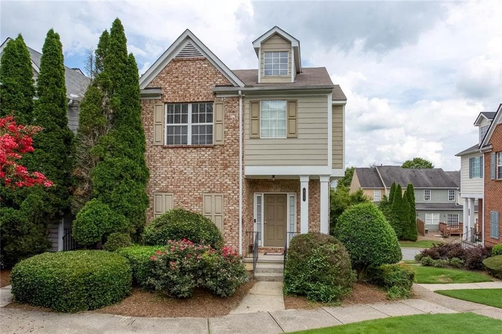 3 bedroom, 3 bathroom, 2,347 sq ft townhouse under contract at 414 Lantern Lane, Woodstock, GA 30188