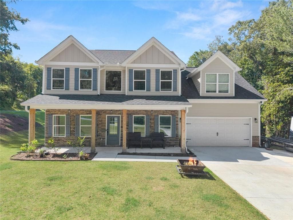 5 bedroom, 3 bathroom, 2,463 sq ft single family residence for sale at 272 Cherry Street, Cornelia, GA 30531